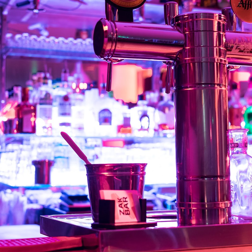 Zak bar 1